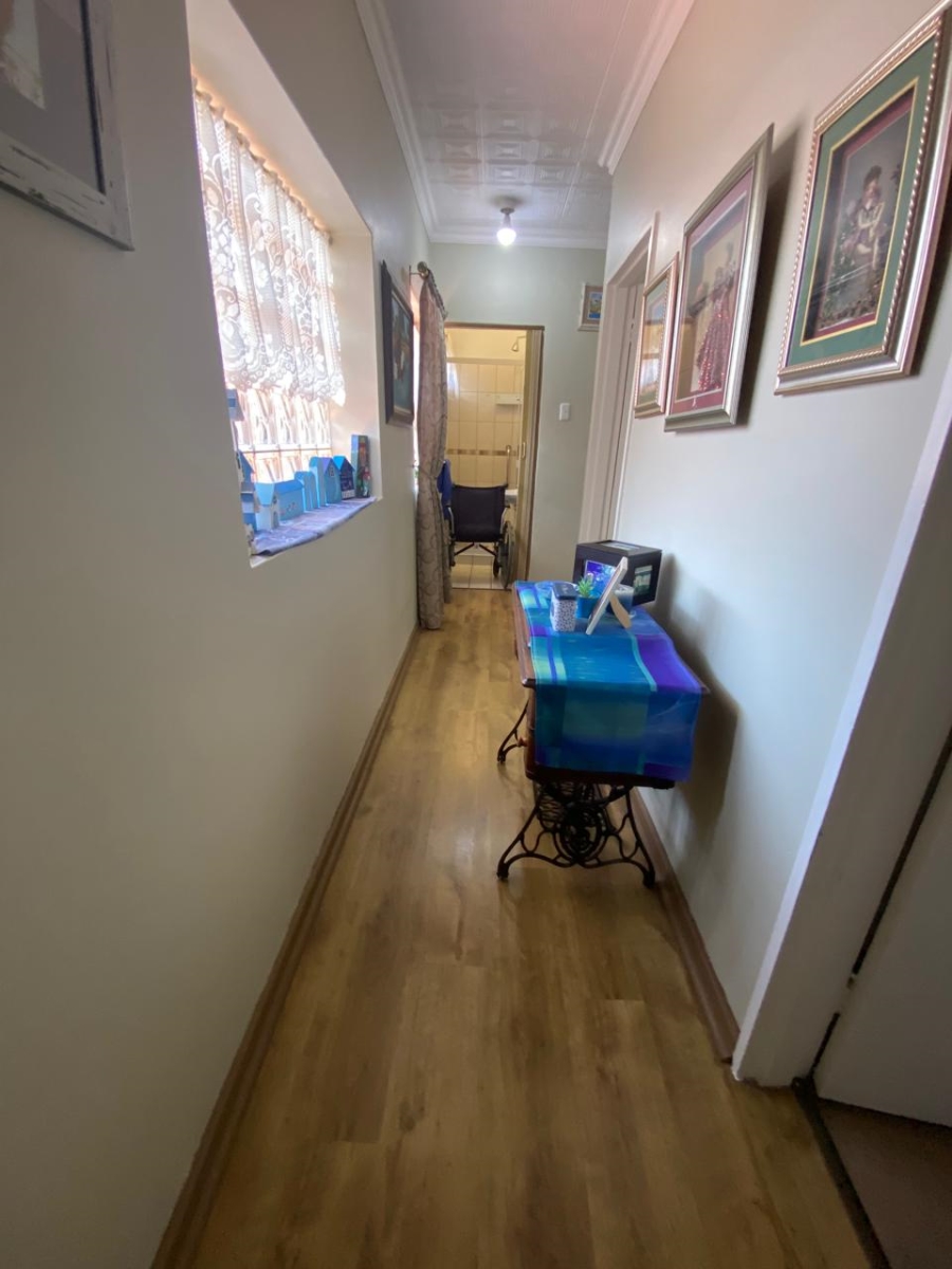 3 Bedroom Property for Sale in Deoville Park Western Cape